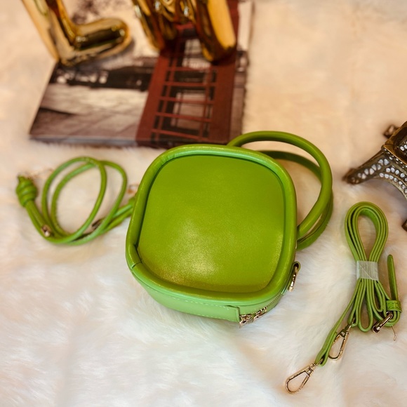 SEXY SALLY HANDBAG👛🛍️ - Picture 2 of 3